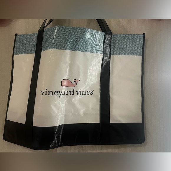 Vineyard Vines Blue and White Tote - Picture 1 of 2